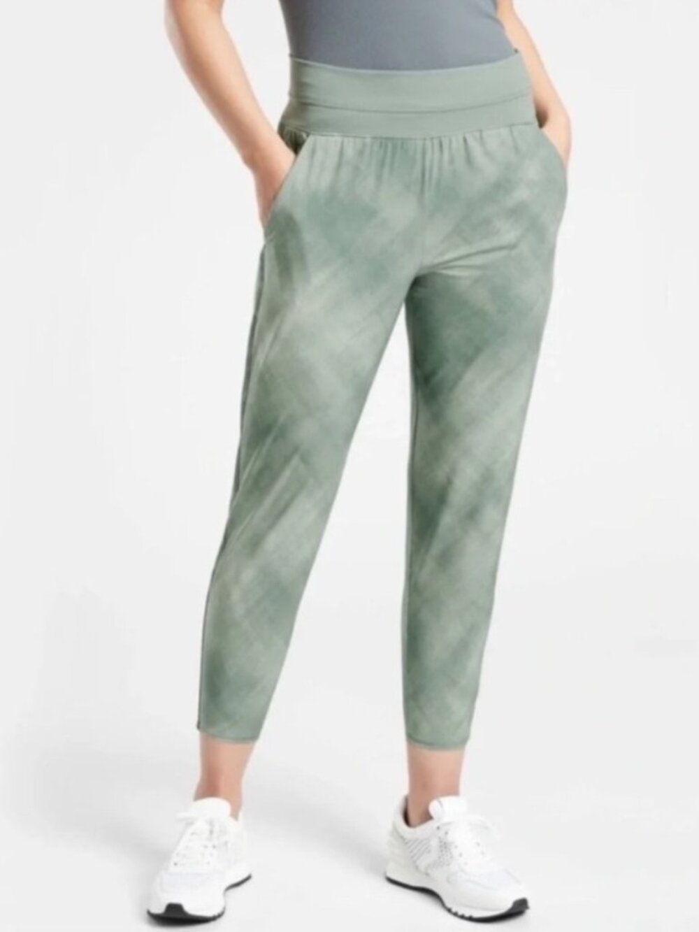 Athleta Nolita Slim Tapered Printed Crop Pants Pull-On High-Rise Green 4 Travel